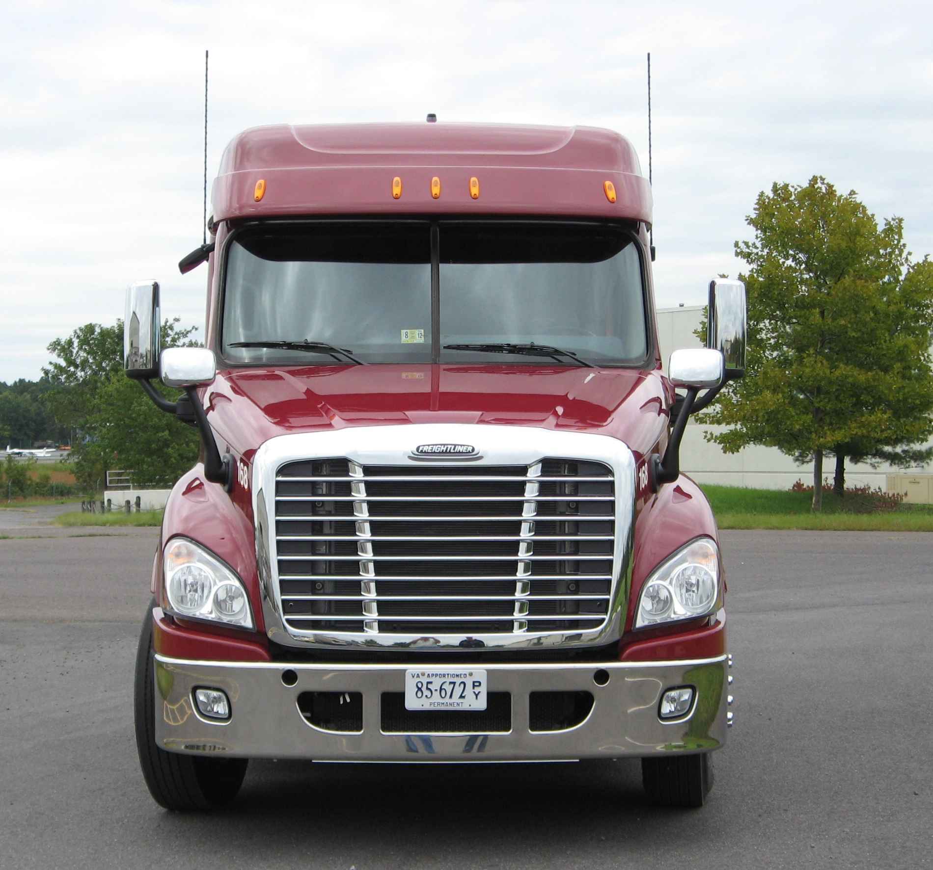 trucking service, trucking company, family-owned trucking business, family-owned company, VA trucking company, VA trucking agency, truck driver jobs, truck maintenance, truck detailing, JD Newman Inc, Newman Family